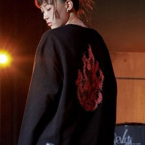 BTS Suga Agust D-Day Tour US Version crewneck XL sweatshirt Black with flames